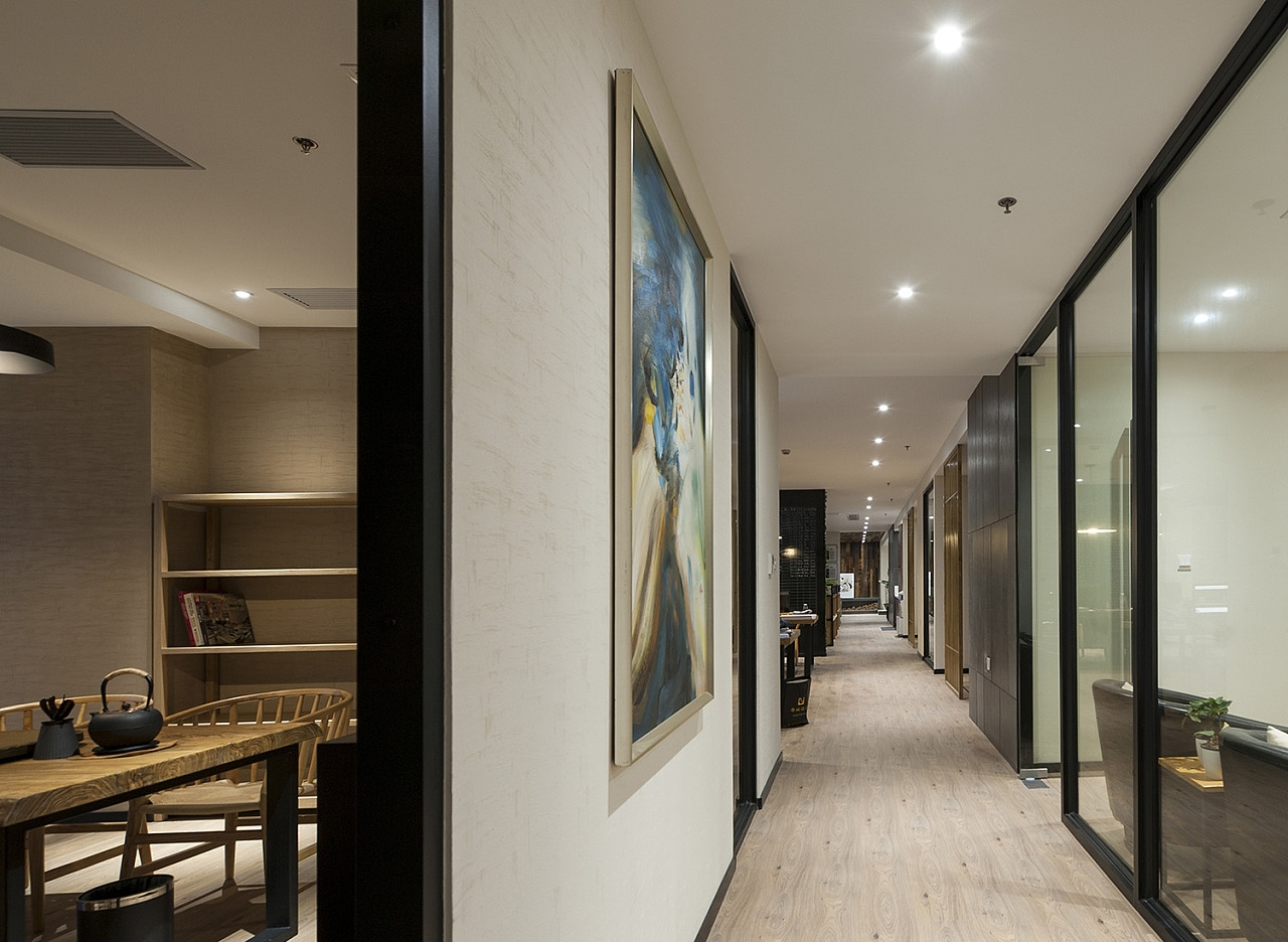 20181018024642164.jpg 辦公室過道設(shè)計實景
