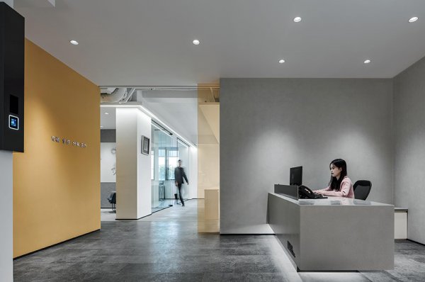 辦公室現(xiàn)代風裝修與極簡風裝修的區(qū)別